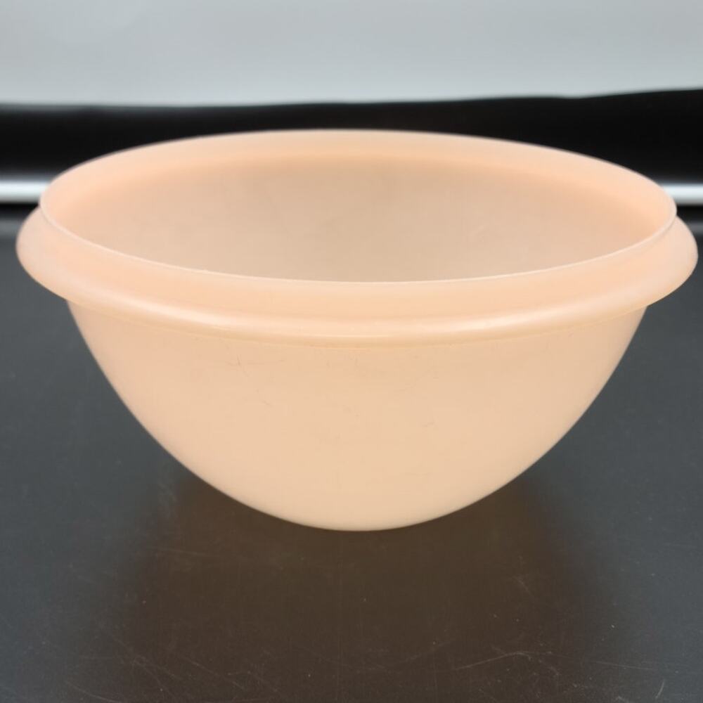 VTG TUPPERWARE Wonderlier Peach Bowl #236, PRE-OWNED